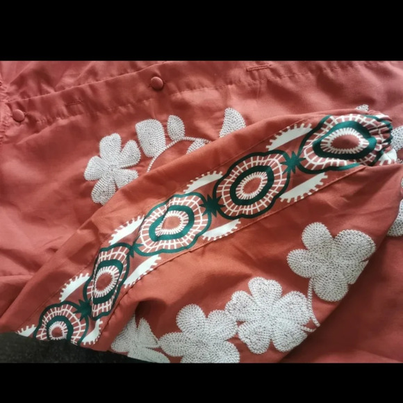 Retro flower embroidery blouse Small - Picture 10 of 10